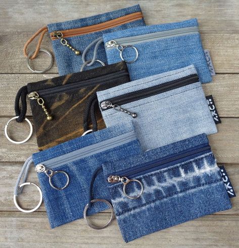 Zipper Pouch Keychain, Repurposed Blue Jeans, Diy Jean Projects Ideas, Jeans Diy Ideas Recycled, Crafts From Old Jeans, Jean Seams Ideas, Wallets To Sew, Quilted Denim Bag, Denim Bag Pattern Jean Purses Sewing Tutorials