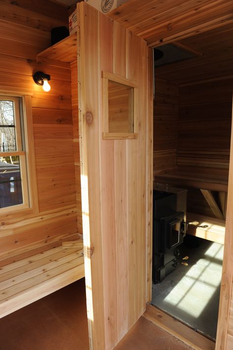 A sauna door with no window at all The only time to build a sauna door with no window at all is if you are living with your in-laws and you can only build the sauna in their laundry room. � In law u… Diy Sauna Door, Sauna Door Ideas, Saunas Outdoor, Sauna Project, Salt Sauna, Backyard Sauna, Sauna Door, Outdoor Saunas, Sauna Cabin