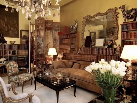 Coco Chanel's apartment...fabulous Paris Flat, Chanel Boutique, Apartment In Paris, Paris Apartments, Celebrity Houses, Coco Chanel, 인테리어 디자인, Great Rooms, Luxury Homes