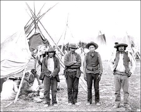 Swampy Cree at Shoal River, Manitoba - 1889 Indian Photos, Canada History, Native American Men, Eastern Oregon, Aboriginal Culture, Buffalo Bill, Native American Photos, Aboriginal People, Canadian History