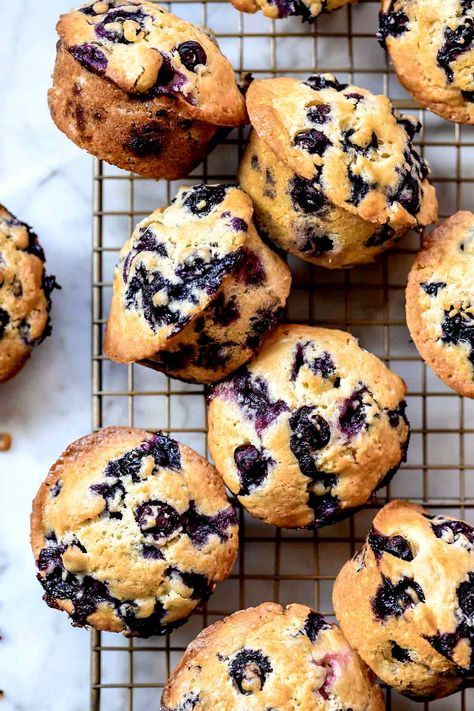 Blueberry Muffins With Greek Yogurt Easy Recipes, Blueberry Muffins Easy Frozen Blueberries, Blue Berries Muffins Recipe, Homemade Blueberry Muffins Healthy, Simple Blueberry Muffin Recipe, Blueberry Muffins Yogurt, Blue Berries Muffins, Blueberry Muffins Greek Yogurt, Blueberry Muffins With Frozen Blueberries