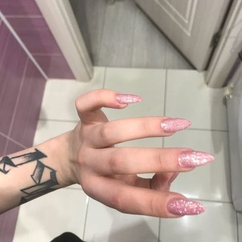 Light Pink Pointy Nails, Pink Glittery Nails, Signature Nails, Lady Lazarus, Pink Sparkly Nails, Paw Nails, Classy Lifestyle, Nails Love, Princess Beauty