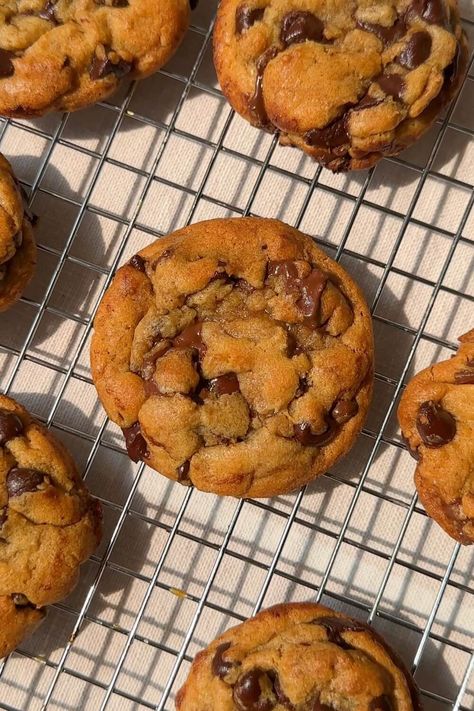 Thick Brown Butter Chocolate Chip Cookies, Thick Gooey Chocolate Chip Cookies, Brown Butter Chocolate Cookies, Cookie Recipes Brown Butter, Easy Brown Butter Chocolate Chip Cookies, Cookie Making Aesthetic, Brown Butter Chocolate Chunk Cookies, Brown Butter Cookies Chocolate Chip, Large Chocolate Chip Cookie Recipe