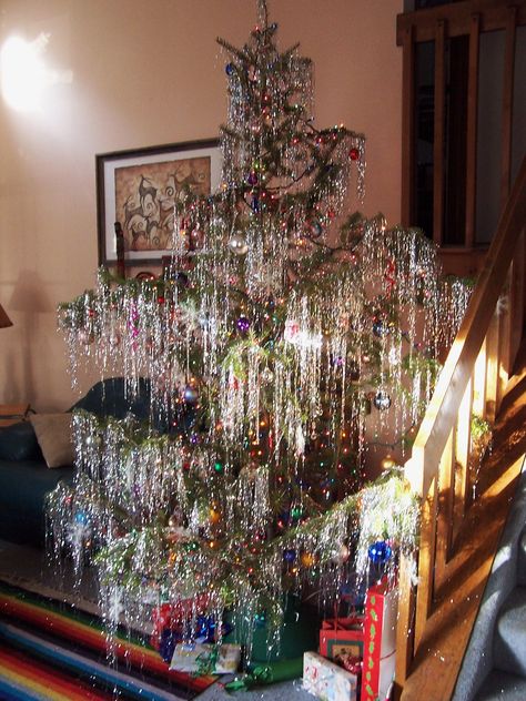 love tinsel Angel Hair Tinsel Christmas Tree, Christmas Tree Inspo, Tinsel Christmas, Tinsel Christmas Tree, Tinsel Tree, Christmas Vibe, Christmas Decor Inspiration, Fun Christmas Decorations, Christmas Feeling