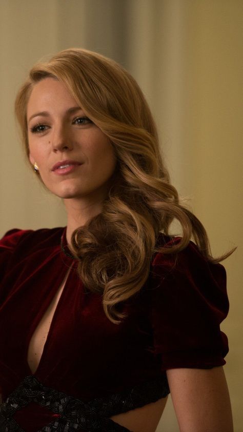 Blake Lively Age, Gossip Girl Hairstyles, The Age Of Adaline, Pregnancy Hairstyles, Blake Lively Hair, Woody Allen Movies, Blake Lovely, Age Of Adaline, Nia Long