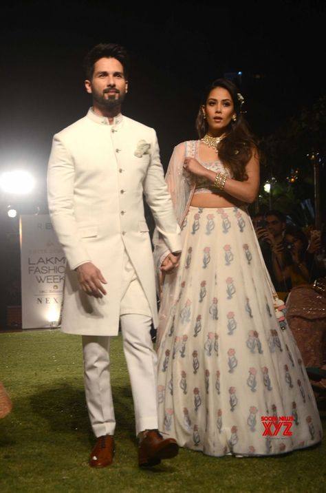 Shahid Kapoor Indian Outfit, Shahid Kapoor Sherwani, Shahid Kapoor Indian Wear, Engagement Kurta For Groom, Reception Outfit For Groom Indian, Reception Groom Outfit, White Sherwani Indian Groom, Shahid Kapoor Kurta, Reception Look For Groom