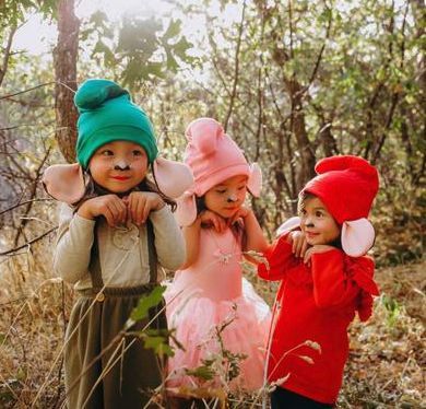 15 Adorable Sibling Halloween Costume Ideas - THE SWEETEST DIGS Sister Matching Halloween Costumes, Sibling Halloween Costumes Sisters, Cute Pullovers, Sister Halloween Costumes, Sibling Halloween Costumes, Sibling Costume, Twin Halloween, Matching Halloween Costumes, Pink Mouse