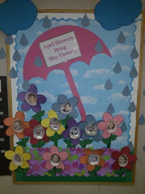 Nursing Home Bulletin Board Ideas, April Bulletin Board Ideas, Daycare Bulletin Boards, Toddler Bulletin Boards, April Bulletin Boards, Spring Classroom Door, April Ideas, Easter Bulletin Boards, November Bulletin Boards