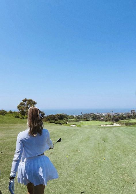 Golfing Instagram Pictures, Golf Aesthetic, Golf Girl, Athletic Aesthetic, Golf Pictures, Golf Inspiration, Dream Aesthetic, Golf Dresses, Women Golfers