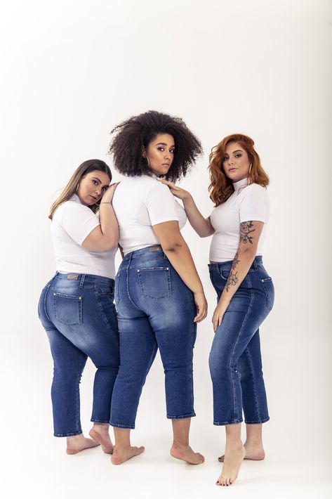 Baddie Group Photoshoot, Plus Size Group Photo Shoot, Womens Empowerment Photoshoot, Empowering Women Photoshoot, Curvy Photography Poses, Plus Size Women Photoshoot Ideas, Plus Size Modeling Poses, Empowerment Photoshoot, Body Positivity Photography