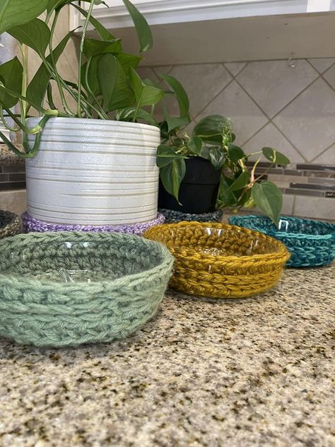 Crochet Circle Pattern, Plant Tray, Water Tray, Crochet Braid Styles, Clothes Crochet, Crochet Plant, Crochet Braid, Crochet Circles, Knitting Patterns Free Cardigans