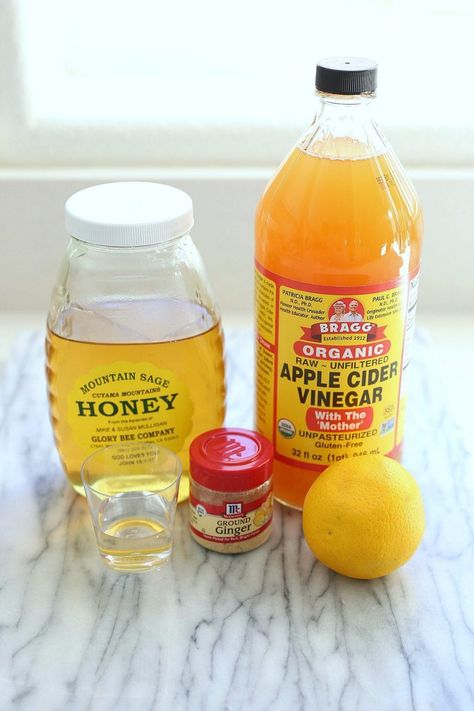 Acv Shots, Uses For Apple Cider, Apple Cider Vinegar Shots, Vinegar Drinks, Apple Cider Vinegar Drink, Wellness Shots, Vinegar And Honey, Cold Sores Remedies, Natural Cold Remedies