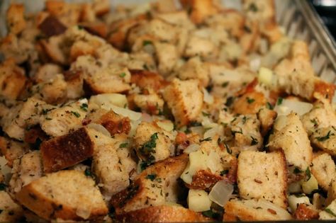 Rye Bread Stuffing Recipe, Southwestern Cornbread, Traditional Stuffing Recipe, Rye Bread Recipes, Bread Stuffing, Cornbread Stuffing, Make Chocolate Chip Cookies, Thanksgiving Stuffing, Thanksgiving Recipes Side Dishes