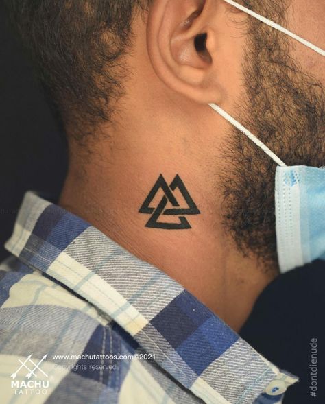 Tattoo For Neck Man, Triangle Tattoo On Neck, Neak Tattoo Boy, Tattoo On Neck For Men, Boys Tattoo Hand, Side Neck Tattoos For Men, Neck Tattoos Men, Neck Tattoo For Boys, Neck Tattoo Men