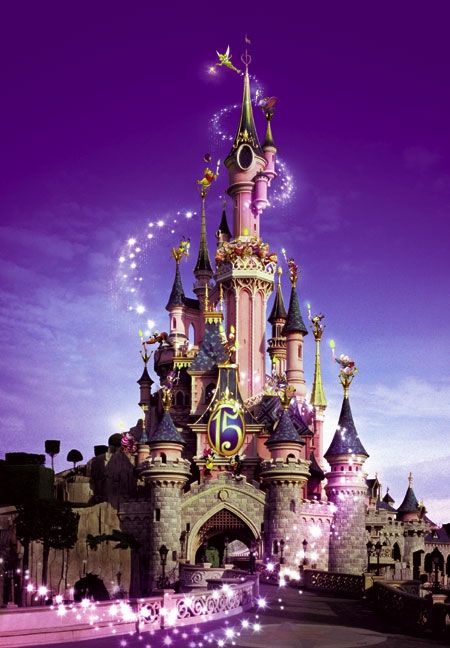 paris Chateau Disney, Images Disney, Cinderella Castle, Art Disney, Disney Shows, Disney Castle, Disney Life, Disney Lover, A Castle