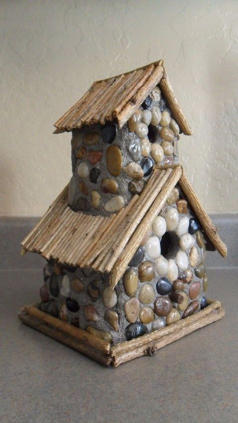 Birdhouse Before and After Painting Birdhouses Ideas Simple Wood, Mosaic Birdhouse, Painted Birdhouses, Barn Birdhouses, Bird Feeder Craft, Accent Wall Stencil, Homemade Bird Houses, Birdhouse Craft, Bird Houses Ideas Diy