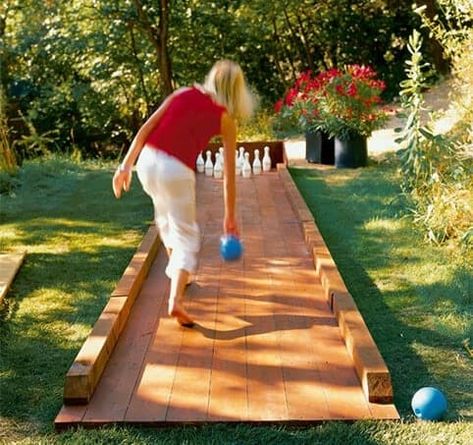 Backyard Bowling, Backyard Entertaining Area, Outdoor Bowling, Backyard Playset, Fun Backyard, Large Backyard Landscaping, Kids Backyard, Patio Grande, Diy Playground