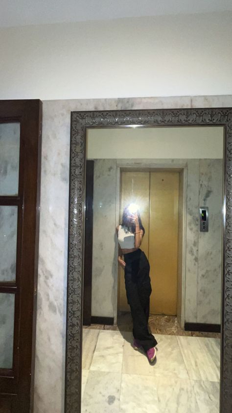 Girls Mirror Snaps, Indian Mirror Selfie, Mirror Selfie Snap, Ootd Topi, Ootd Mirror Selfie, Instagram Captions For Selfies, Nightclub Aesthetic, Mirror Shot, Bff Hands Aesthetic