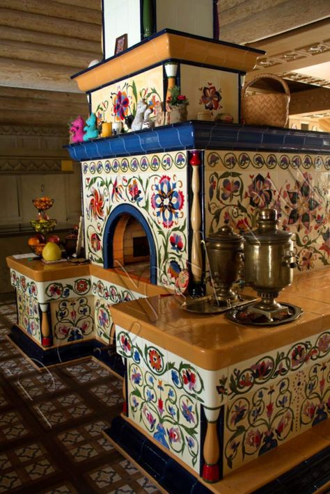 Hacienda Style Kitchen, Russian Interiors, Antique Stove, Kitchen Design Layout, Outdoor Kitchen Design Layout, Cob House, Diy Kitchen Storage, Hacienda Style, Summer Kitchen