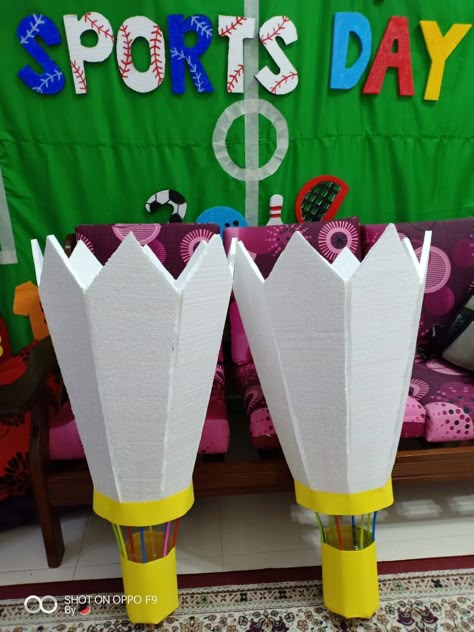 giant shuttlecock by teacher mun Sports Day Decoration Ideas School, Sports Day Board Decoration, Sports Day Ideas, Sports Day Games, Sports Day Decoration, School Reference, School Function, Sports Theme Classroom, Sports Classroom