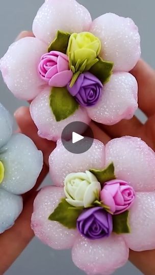 Tulle Flowers Diy, Felt Hearts Crafts, Tulle Flowers, Cosplay Tips, Heart Crafts, Handmade Ideas, Felt Hearts, Flowers Diy, Diy Handmade