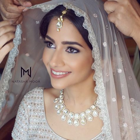 Small yet Pretty !! #maangtikka #bridaljewellery #indianbride #modern #simple #shaadisaga Small Mangtika, Small Maang Tikka, Tikka Hairstyle, Wedding Hairstlyes, Mangni Dress, Bridal Buns, Parted Hair, Maang Tikka Design, Wedding Hairdo