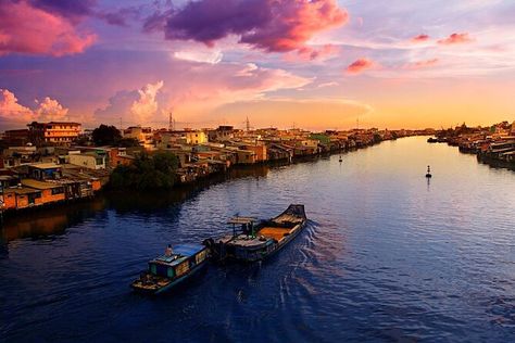 Discover everything you need to know about Mekong Delta, Southern Vietnam including history, facts, how to get there and the best time to visit. Tonle Sap, Mekong River, Vietnam Voyage, Vietnam Travel Guide, Honeymoon Locations, Mekong Delta, Vietnam Tours, Can Tho, Ha Long