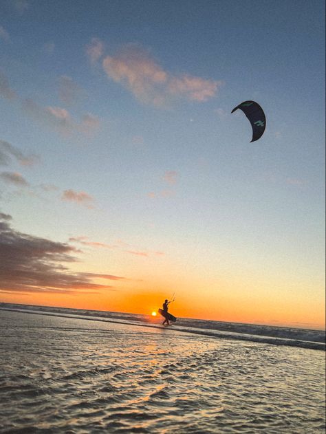 Kite surf sunset beach film mood grain yellow sun playa summer Kitesurfing Aesthetic, Surfing Aesthetic Girl, Wind Surfing, Kiteboarding Kitesurfing, Surfing Aesthetic, Surf Aesthetic, Surf Vibes, Kitesurfing, Windsurfing