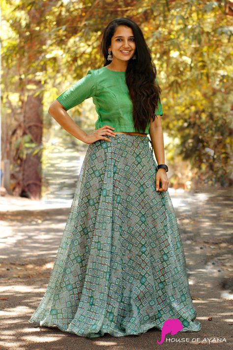 Hawaii #lehenga #lehenga #for #teens Outfits For Winter Aesthetic, Skirt And Top Indian, Skirt Outfits For Winter, Indo Western Gowns, Full Skirt And Top, Long Skirt Top Designs, Girls Lehenga, Western Gowns, Long Skirt And Top