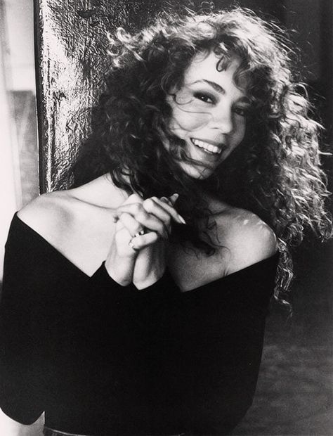 Mariah Mariah Carey Black And White, Queen Mimi, Mariah Carey 1990, Mariah Carey 90s, Mariah Carey Pictures, Maria Carey, Everywhere I Go, Music Entertainment, Dream Hair