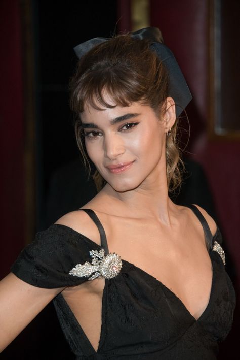 Sofia Boutella  #SofiaBoutella The Mummy Premiere in Paris France 30/05/2017 http://ift.tt/2fl7M8Y Sofia Boutella The Mummy, Sophia Boutella, American Indian Girl, Sofia Boutella, Hollywood Girls, The Mummy, Photography Magazine Cover, Black And White Portraits, Beauty Editorial