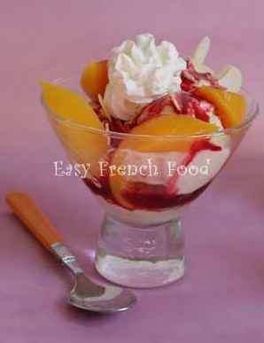 Peach Melba Dessert, Peach Melba Recipe, Gourmet Chocolate Desserts, French Ice Cream, Sundae Dessert, Peach Melba, Peach Recipes, Ice Cream Dessert, Ice Cream Pops