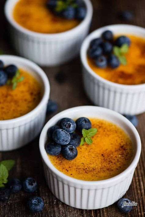 Crème Brûlée, made with just four ingredients, is the best dessert! This rich and creamy classic Crème Brûlée recipe is easy to make too! #cremebrulee #easy #recipe #presentation #vanilla #vanillabean Xawaash Recipes, Crème Brûlée Recipe, كريم بروليه, Creme Brulee Recipe, Brulee Recipe, Burnt Sugar, Birthday Breakfast, Blueberry Jam, Strawberry Sauce