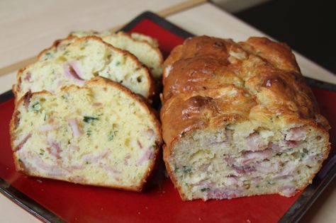 « Gâteau » au yaourt salé jambon, comté et persil – Bocook Cake Chorizo, Rhubarb Bread, Savory Cake, Cake Courgette, Cake Factory, Rhubarb Recipes, Bulk Food, Savoury Cake, World Recipes