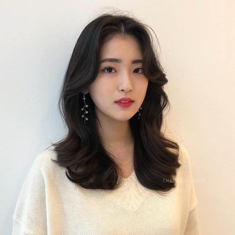 Korean Perm Short Hair, Armpit Length Hair, Feminine Hairstyles, Hair Style Korea, Shot Hair Styles, Haircuts For Medium Hair, Haircuts Straight Hair, Hair Shows, Permed Hairstyles