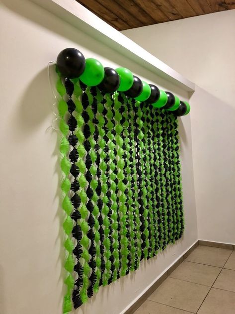 Diy Hulk Birthday Party Decorations, Hulk Birthday Decorations, Simple Minecraft Birthday Party, Minecraft Party Banner, Hulk Decorations Party, Gamer Birthday Party Food, Minecraft Birthday Decor, Minecraft Party Ideas Games, Minecraft Decorations Party