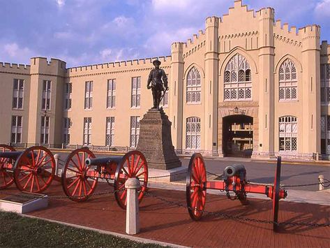 20 Things To Do In Lexington VA Washington And Lee University, Lexington Virginia, Lexington Va, Walkable City, Natural Bridge, Northern Territory, Nature Center, House Museum, South Pacific