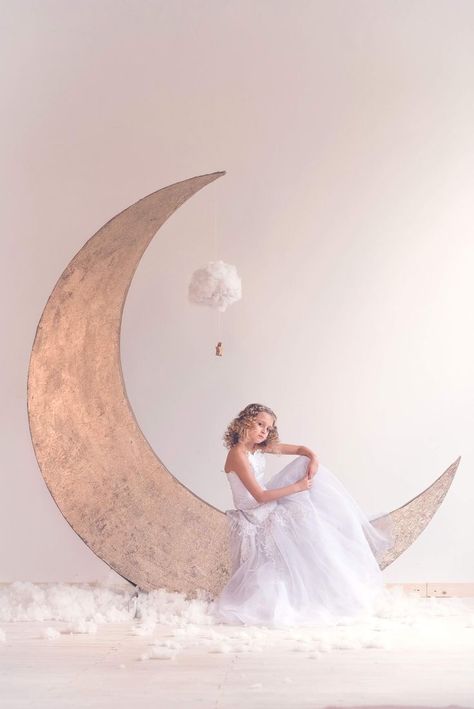 Photo Studio Design, Photography Studio Decor, Wedding Dress Beautiful, First Christmas Photos, Ramadan Kareem Decoration, Christmas Photo Props, Photoshoot Wedding, Celestial Wedding, Moon Photography