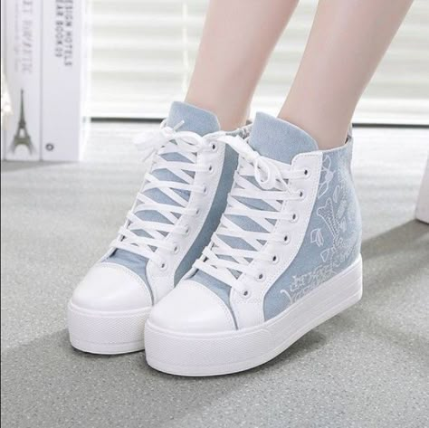 Glamour Vintage, Dr Shoes, Fashion Shoes Heels, Pretty Shoes Sneakers, Cute Shoes Heels, Shoes Heels Classy, Nike Shoes Outfits, Kawaii Shoes, Shoes Outfit Fashion