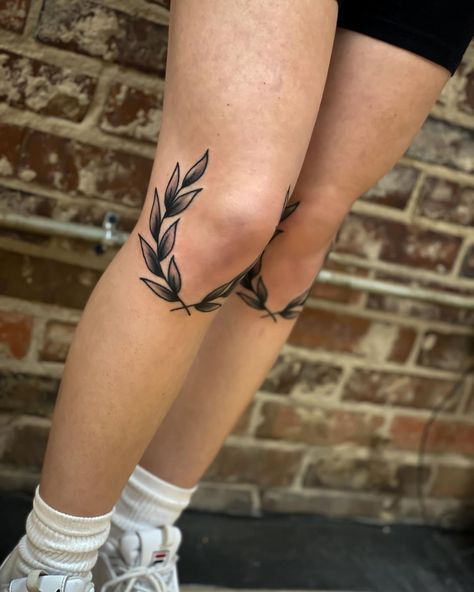 ⚔️SOUTHPAW⚔️ on Instagram: “🌞OLIVE BRANCHES🌙 DM TO BOOK! @sunandmoontattoosanctuary” Greek Wreath, Rip Tattoos For Mom, Wreath Tattoo, Earthy Tattoos, Minimalist Tattoo Ideas, Anubis Tattoo, Forearm Band Tattoos, Branch Tattoo, Bug Tattoo