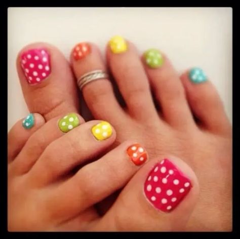 Pedicure En Gel, Cute Toenail Designs, Pedicure Designs Summer, Ideas Pedicure, Spring Pedicure, Cute Pedicures, Polka Dot Nail Art, Pedicure Designs Toenails, Summer Pedicure