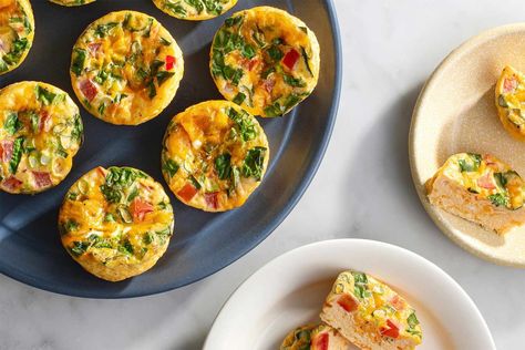 These easy egg bites are a breeze to prepare and bake in the oven, and they are an excellent breakfast solution for anyone busy and on the go. Eggs In Oven, Tin Recipes, Egg Bites Recipe, Muffin Cup, Breakfast Goodies, Egg Dishes, Breakfast Bites, Inflammatory Diet, Holiday Brunch