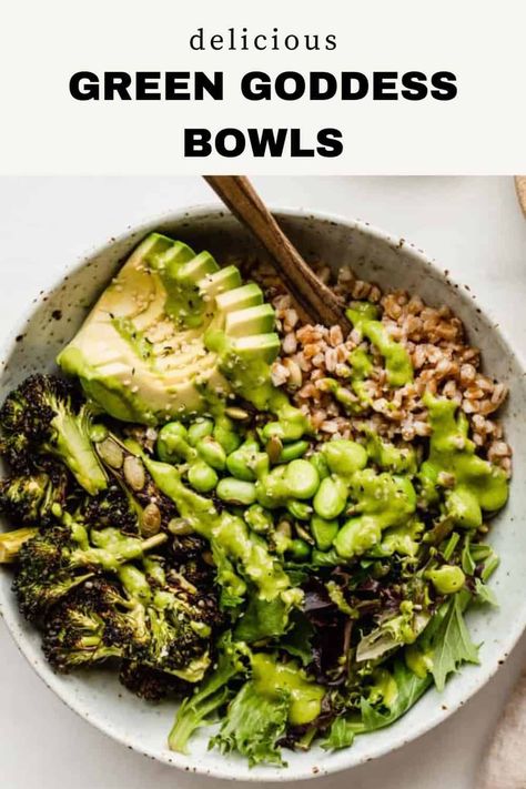 If you feel like you need an extra dose of greens in your day then these green goddess bowls are for you! Filled with crisp veggies that are packed full of vitamins, avocado for a dose of healthy fats, and some edamame to keep you full! This recipe is gluten-free, vegan and vegetarian friendly. Goddess Bowls, Pumpkin Seed Salad, Chia Recipes, Fancy Salads, Healthy Bowls, Summer Recipe, Super Foods, No Calorie Foods, Green Goddess