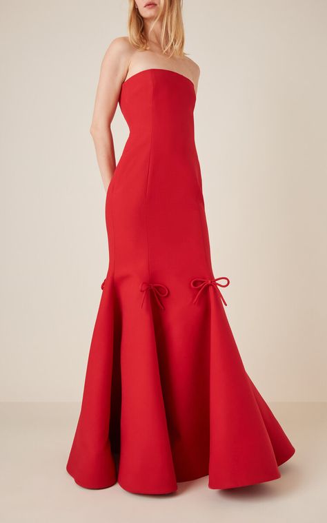 Iris Wedding, Ralph Lauren Womens Clothing, Evening Cocktail Dresses, Valentino Gowns, Crepe Gown, Outfit Styles, Ideal Wardrobe, Cocktail Evening Dresses, Vintage Glam