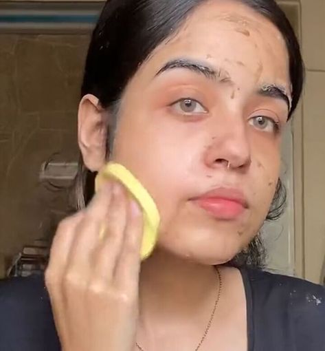 Do you have some bananas getting too ripe, but you’re tired of banana muffins? Here’s a fabulously easy banana face mask you can make, to achieve clean, glowing skin! Clean Glowing Skin, Banana And Rice, Banana Face Mask, One Banana, Banana Peel, Dress Alterations, Banana Muffins, Shirt Dress Casual, Ripe Banana