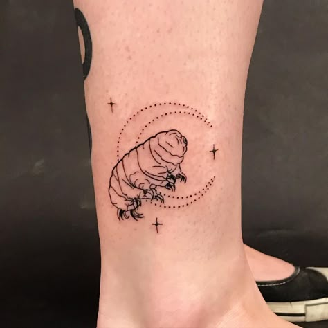 Tattoo Ideas Biology, Microbiology Tattoo, Tardigrade Tattoo, Biology Tattoo Ideas, Biology Tattoos, Tardigrade Art, Environmental Tattoo, Biology Tattoo, Flower Tattoo On Ribs