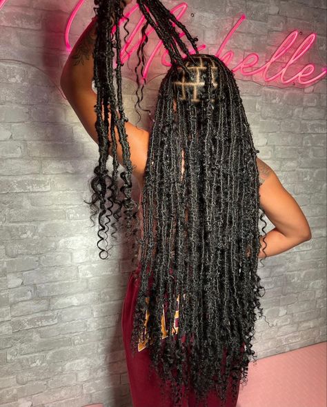 Faux Goddess Locs Hairstyles, Jumbo Goddess Locs, Soft Goddess Locs, Locs With Human Hair, Locs Hairstyles With Curls, Faux Locs With Curls At The End, Long Goddess Locs, University Hairstyles, Goodess Locs