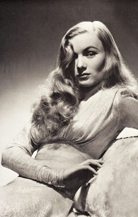 Veronica Lake Gallery - Classic Hollywood Central Veronica Lake Hair, Lake Hair, Lake Hair Styles, Lake Aesthetic, Fashion Photography Art, Human Personality, Veronica Lake, Ann Margret, Classic Actresses