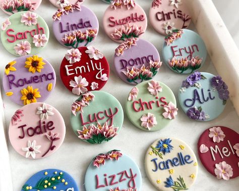 How To Make Name Badges, Polymer Clay Tags, Polymer Clay Name Badge, Name Badges Ideas Diy, Name Badges Ideas, Polymer Clay Magnets Ideas, Clay Badges, Polymer Clay Badge, Handmade Badges