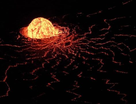 v¤lcan¤es_life on Instagram: “Dome fountains with an estimated height of 16 feet (5 m) have been occurring in recent days near the west vent in the Halema’uma’u lava…” Lava Dome, Planet Earth, Geography, On Instagram, Instagram